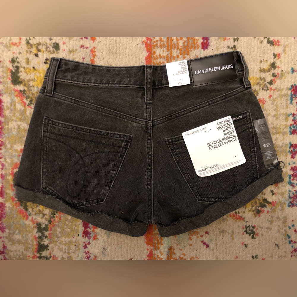 New Calvin Klein Mid Rise Weekend Shorts - Picture 2 of 3